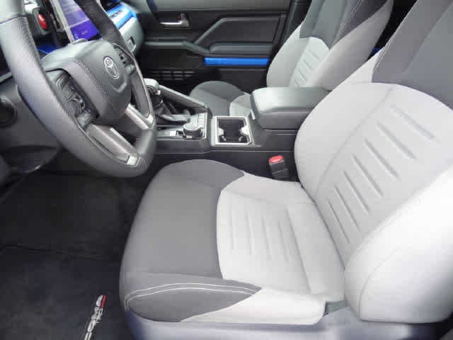 Used 2025 Toyota Tacoma TRD Sport w/ TRD Sport Upgrade Package AWD/4WD image 6