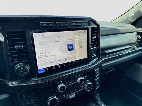 Used 2024 Ford F250 Lariat w/ Lariat Ultimate Package AWD/4WD image 9