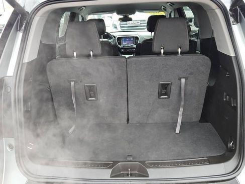 Certified 2023 GMC Acadia AT4 image 11