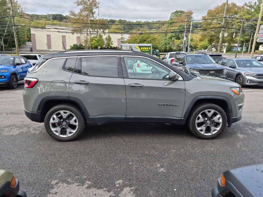 Used 2020 Jeep Compass Limited AWD/4WD image 2