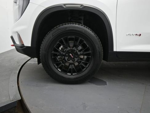 Used 2024 GMC Acadia AT4 w/ Luxury Package image 8