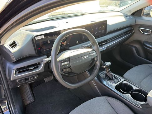 Used 2025 Kia K4 FWD image 18
