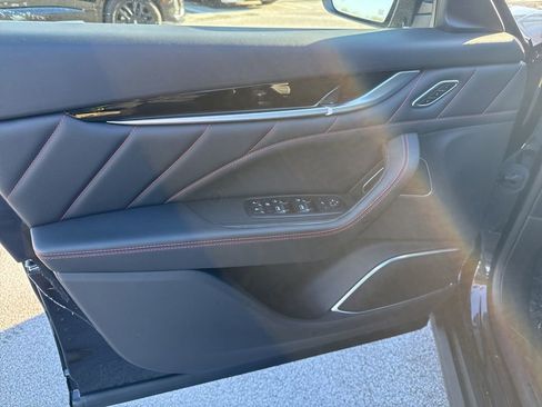 Used 2024 Maserati Levante GT Ultima image 17