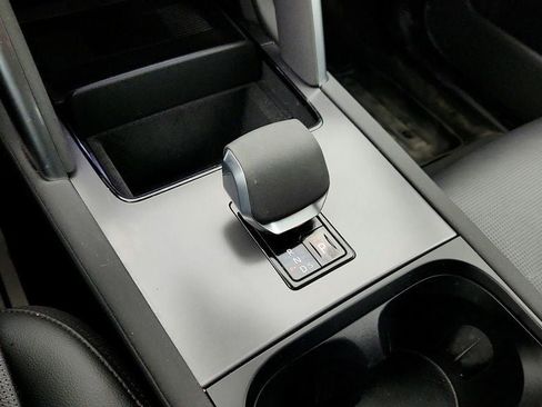 Used 2025 Land Rover Discovery Sport S image 15