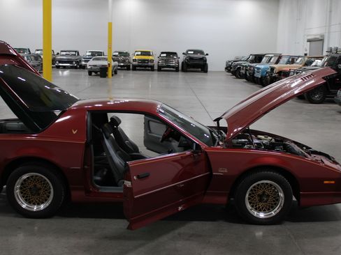 Used 1989 Pontiac Firebird Trans Am RWD image 32