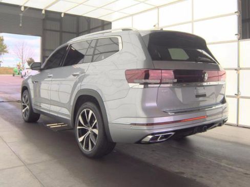 Used 2024 Volkswagen Atlas SEL Premium R-Line image 6