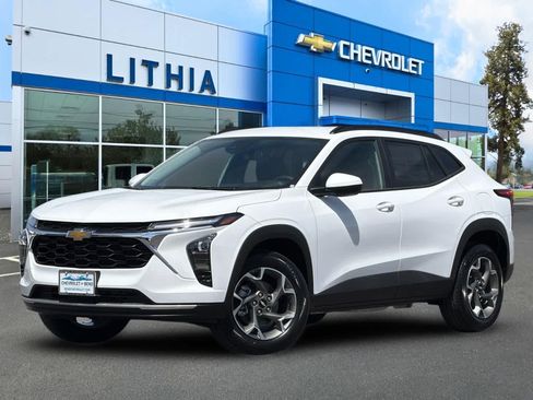New 2026 Chevrolet Trax LT w/ Driver Confidence Package FWD image 1