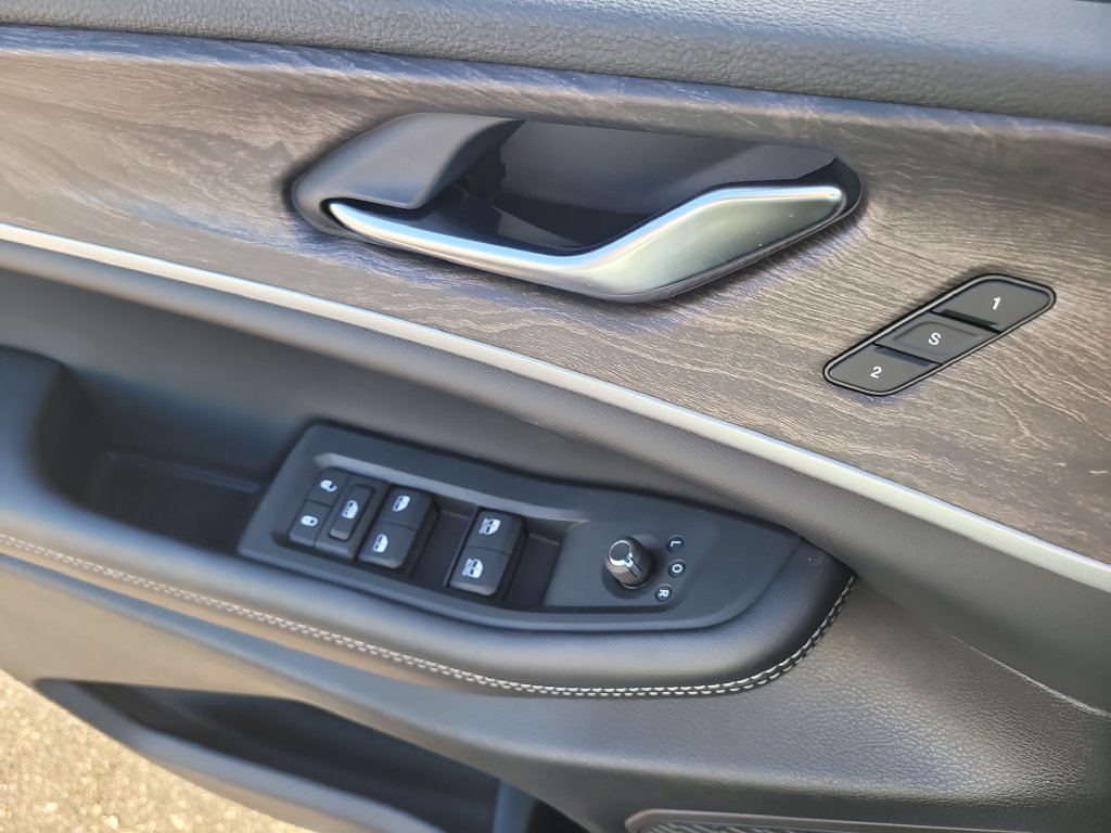 New 2027 Jeep Grand Cherokee Limited w/ Limited Altitude Package RWD image 17
