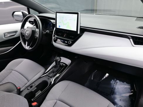 Used 2025 Toyota Corolla SE w/ SE Premium Package image 14