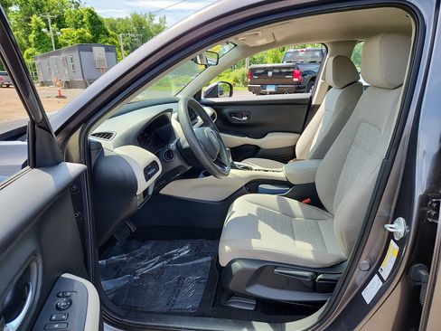 Used 2023 Honda HR-V LX image 14