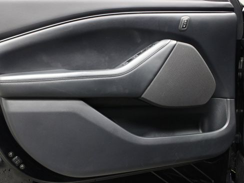 Used 2021 Ford Mustang Mach-E Select image 15