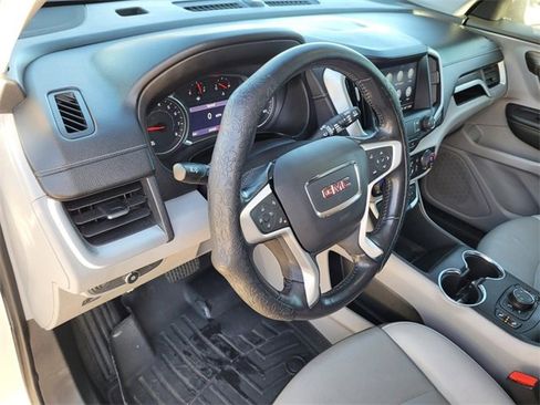 Used 2022 GMC Terrain SLT image 15