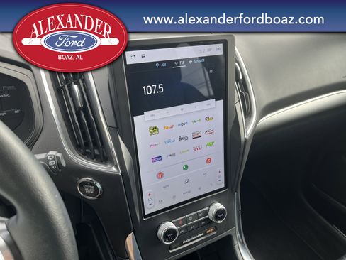 Used 2024 Ford Edge Titanium image 25