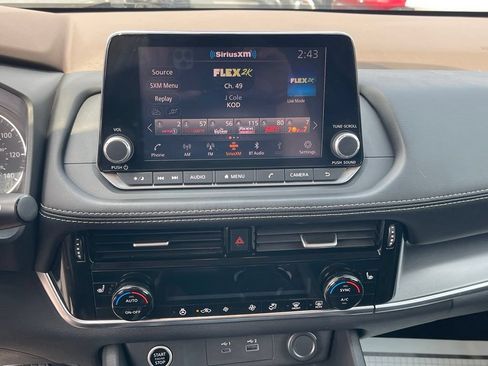 Used 2021 Nissan Rogue SV w/ Premium Package AWD/4WD image 23