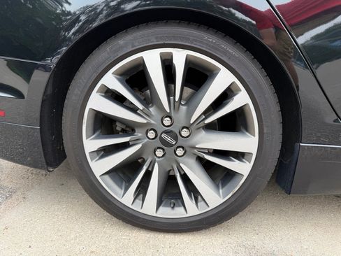 Used 2017 Lincoln MKZ Reserve FWD image 9