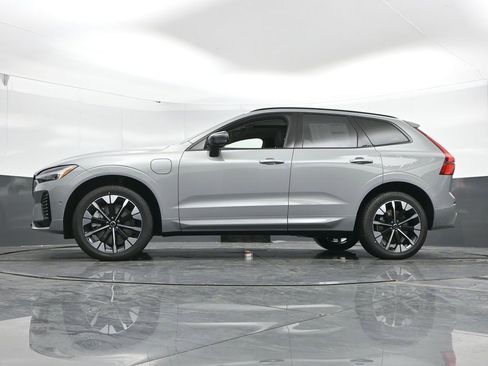 New 2026 Volvo XC60 T8 Plus w/ Protection Package Premier image 44