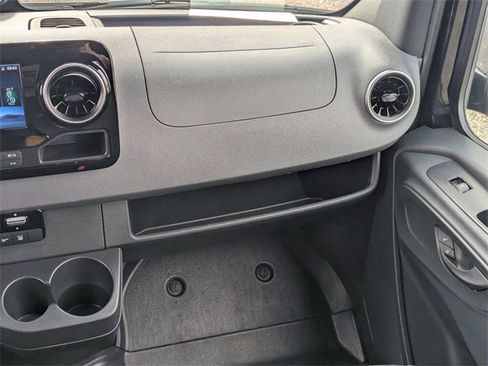 Used 2025 Mercedes-Benz Sprinter 2500 image 17