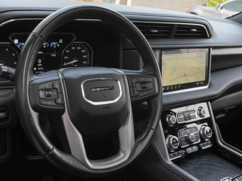 Used 2021 GMC Yukon Denali w/ LPO, Illumination Package AWD/4WD image 10