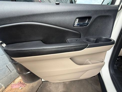 Used 2016 Honda Pilot Touring image 21
