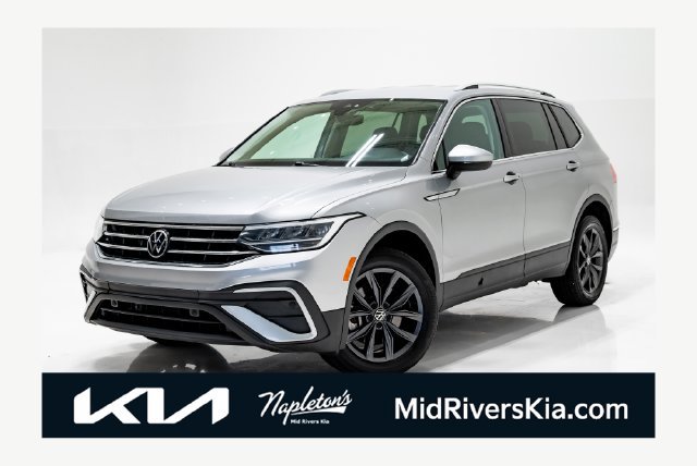 Used 2023 Volkswagen Tiguan SE FWD image 1