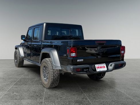 Used 2023 Jeep Gladiator Sport image 3