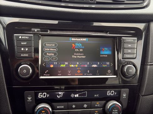 Used 2019 Nissan Rogue SV w/ Sun & Sound Touring Package AWD/4WD image 18