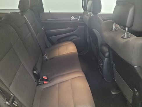 Used 2020 Jeep Grand Cherokee Laredo AWD/4WD image 19