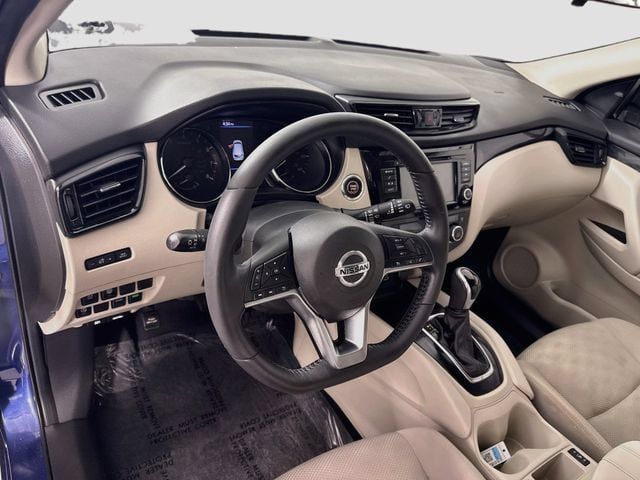 Used 2022 Nissan Rogue Sport SV FWD image 9