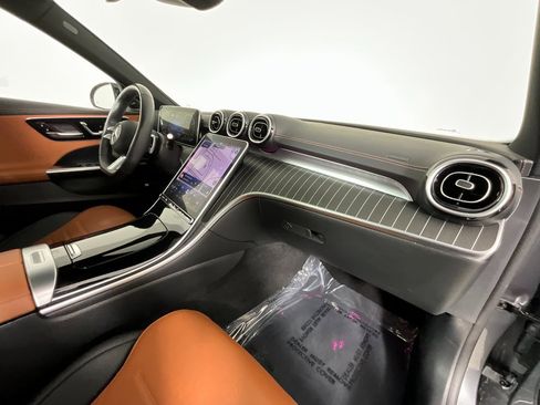 Used 2024 Mercedes-Benz C 300 Sedan image 19