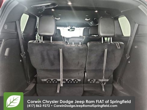 Certified 2026 Chrysler Pacifica Select image 32