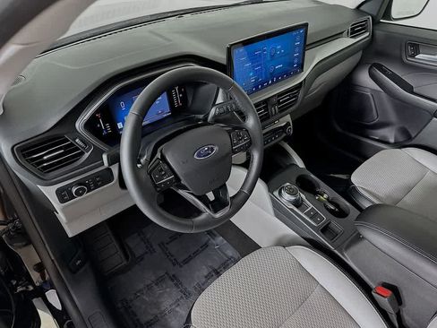 Used 2024 Ford Escape SE FWD image 2