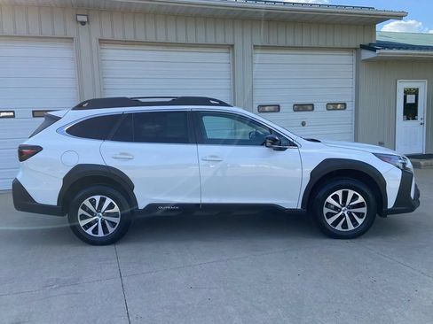 Used 2024 Subaru Outback Premium AWD/4WD image 7