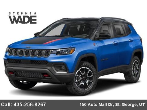 Used 2025 Jeep Compass Trailhawk AWD/4WD image 1