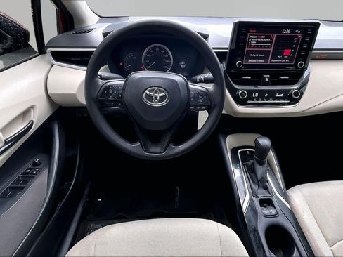 Used 2022 Toyota Corolla LE FWD image 6