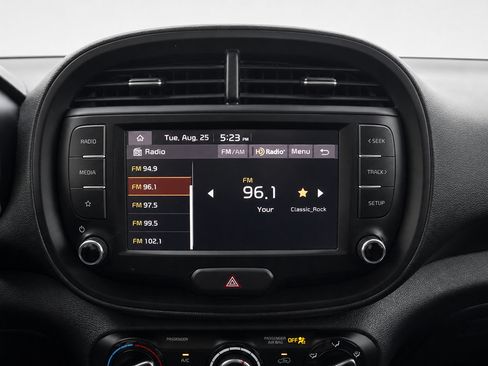 Used 2024 Kia Soul LX w/ Option Group 015 FWD image 35