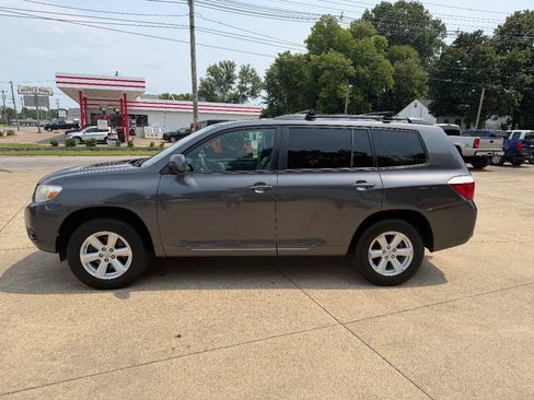 Used 2010 Toyota Highlander 2WD w/ Extra Value Pkg 2 image 2