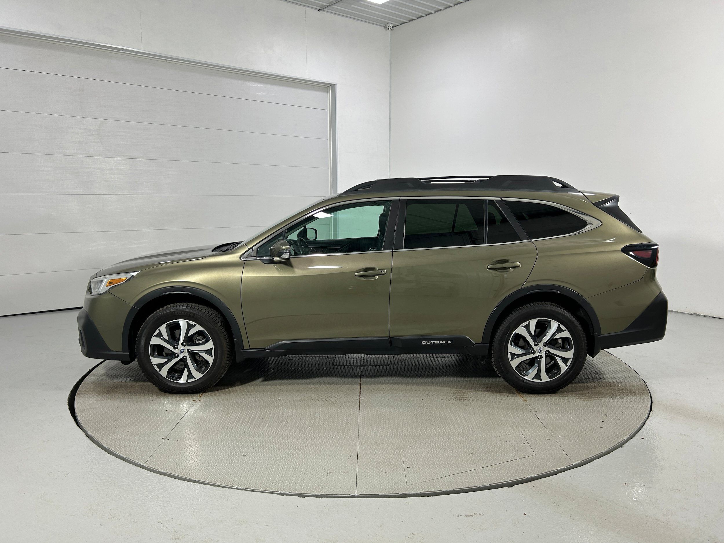 Used 2020 Subaru Outback Limited AWD/4WD image 22