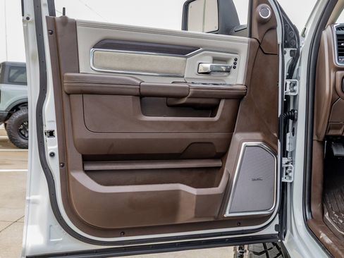 Used 2025 RAM 3500 Laramie image 37