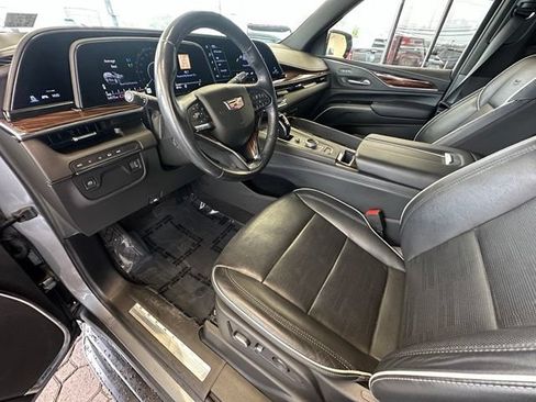 Used 2022 Cadillac Escalade ESV Premium Luxury AWD/4WD image 19