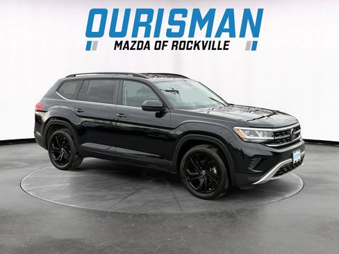 Used 2023 Volkswagen Atlas SE w/ Panoramic Sunroof Package image 1