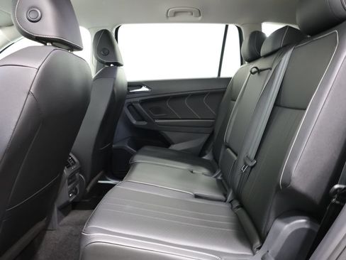 Used 2023 Volkswagen Tiguan SE FWD image 25