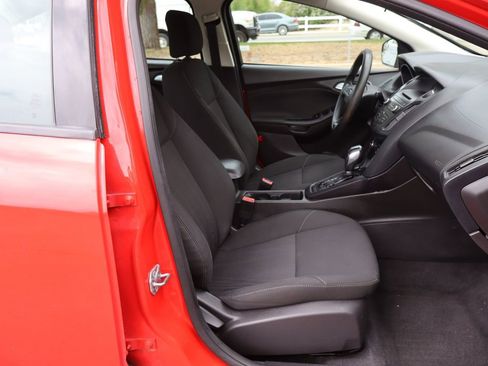 Used 2016 Ford Focus SE FWD image 22