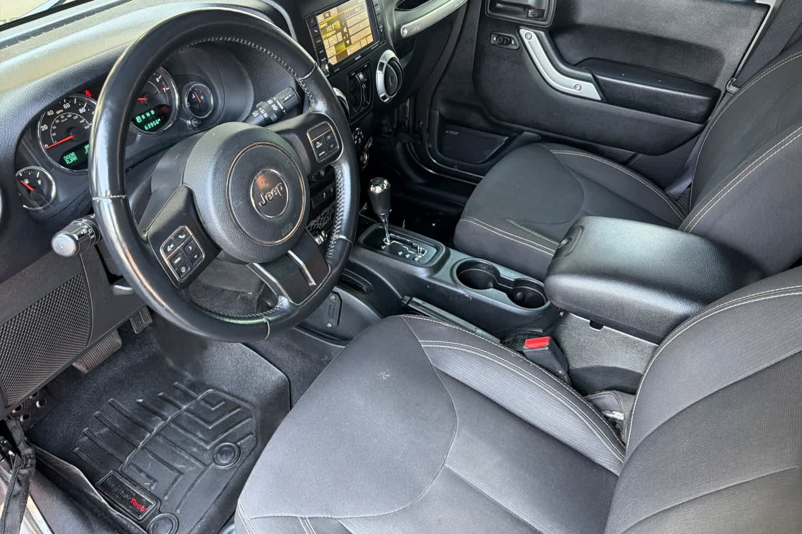 Used 2016 Jeep Wrangler Unlimited Sahara AWD/4WD image 13