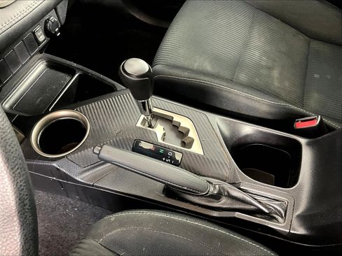 Used 2015 Toyota RAV4 XLE FWD image 16