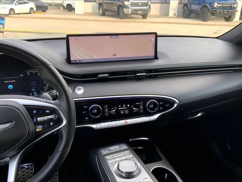 Used 2022 Genesis GV70 2.5T w/ Sport Prestige Package image 6