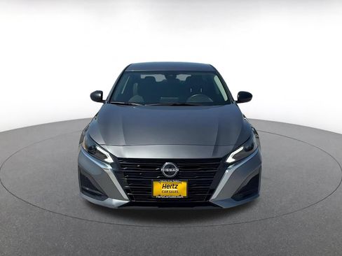 Used 2025 Nissan Altima 2.5 SV FWD image 4