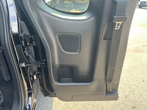 Used 2022 Nissan Frontier S w/ Technology Package image 21