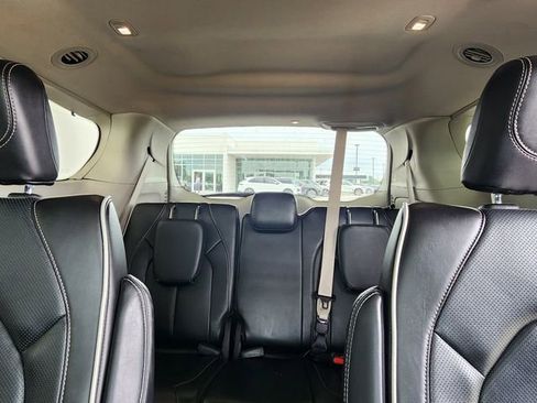 Used 2023 Chrysler Pacifica Limited FWD image 22
