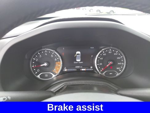 Used 2021 Jeep Renegade Latitude FWD image 23