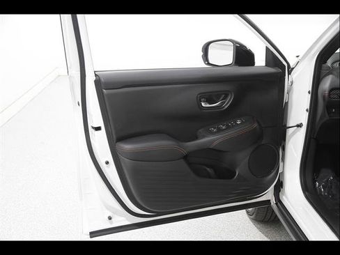 Used 2024 Honda HR-V Sport image 4